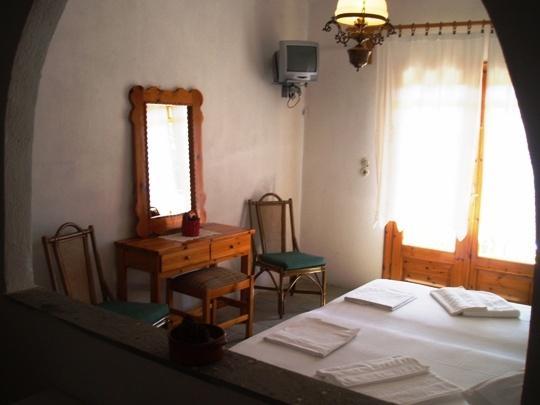 Pantheon Studios & Apartments Λιμενάρια Δωμάτιο φωτογραφία